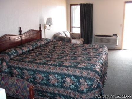 Stratford House Inn Edmond Room photo