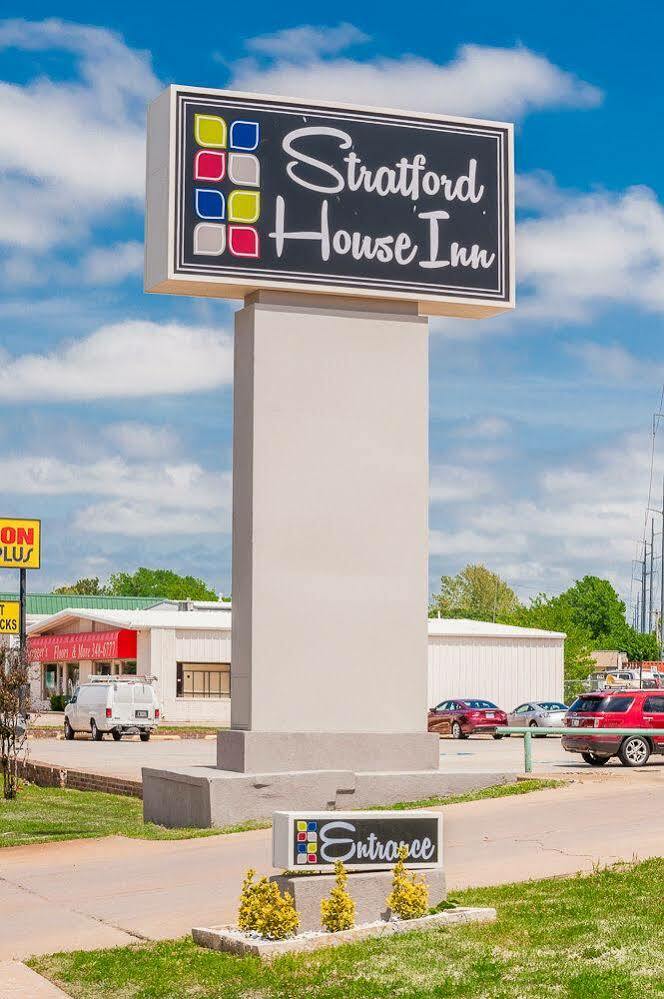 Stratford House Inn Edmond Exterior photo